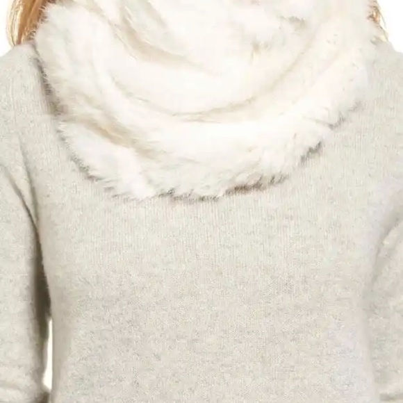 Jocelyn White rabbit fur infinity scarf - worn once - Picture 3 of 6